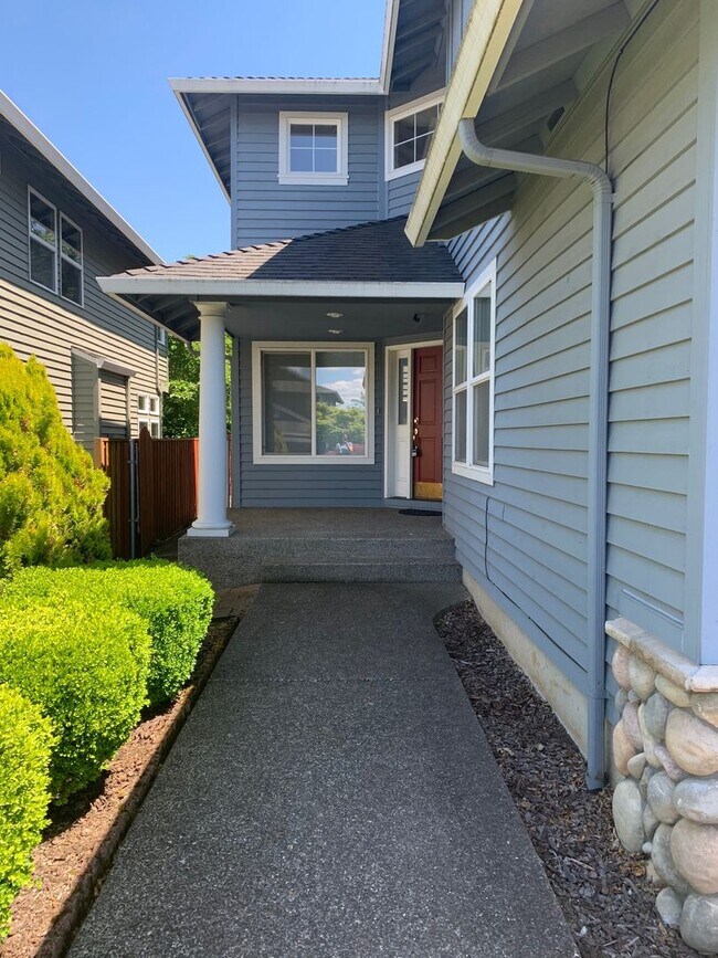 9084 SE Emily Park Way in Happy Valley, OR - Building Photo - Building Photo