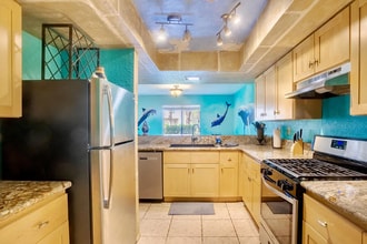 35200 Cathedral Canyon Dr in Cathedral City, CA - Building Photo - Building Photo