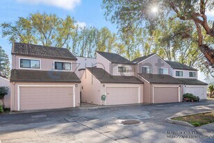 2666 Kentworth Way in Santa Clara, CA - Building Photo