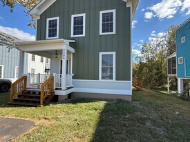 908 Nassau St in Charlottesville, VA - Building Photo