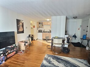 1039 Commonwealth Ave, Unit 12 in Boston, MA - Building Photo - Building Photo