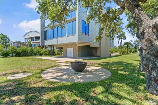 1319 Soundview Trail in Gulf Breeze, FL - Building Photo - Building Photo