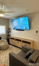 741 Broadway, Unit 2 in Somerville, MA - Foto de edificio - Building Photo