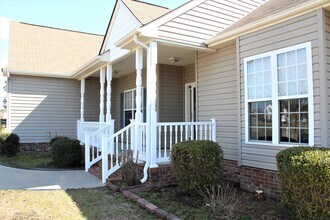 205 Queenswood Blvd in Elizabeth City, NC - Building Photo - Building Photo