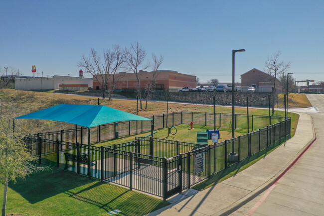 Riverside Place Apartments in Grand Prairie, TX - Building Photo - Building Photo