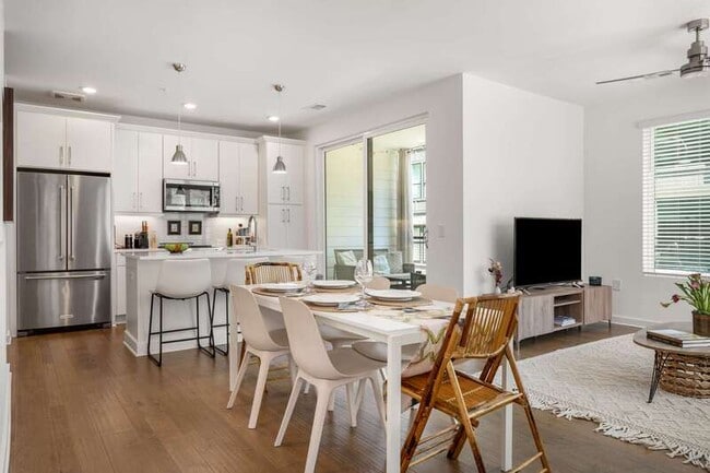 property at 404 Pratt Dr SE