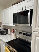 2452 Taylor St in Hollywood, FL - Foto de edificio - Building Photo