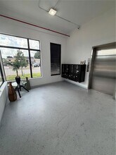 853 E 24th St, Unit 304 in Hialeah, FL - Building Photo - Building Photo