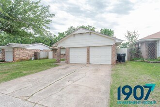 1127 Berwyck Dr in Moore, OK - Building Photo - Building Photo