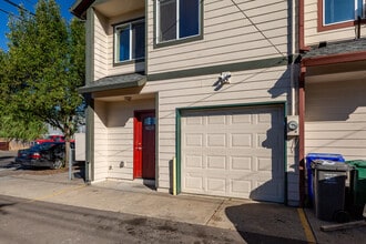 2982 SE 122nd Ave in Portland, OR - Building Photo - Building Photo