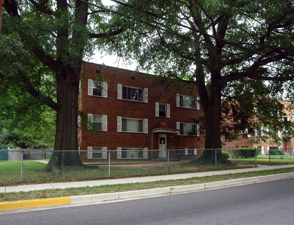 4200 Queensbury Rd in Hyattsville, MD - Building Photo