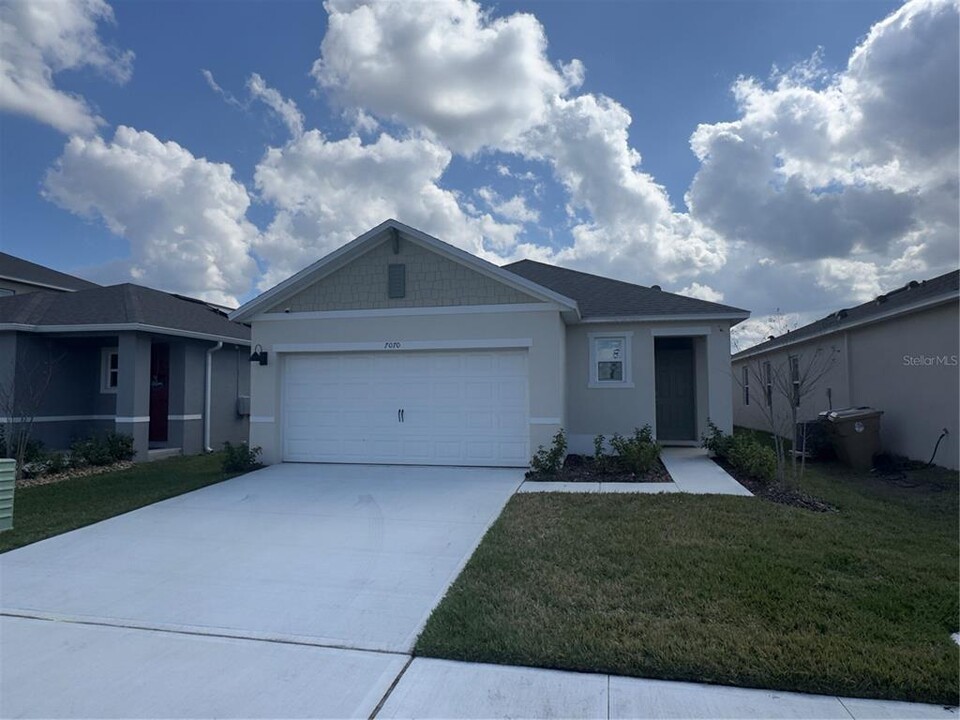 7070 Mottled Duck Dr in St. Cloud, FL - Building Photo