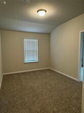 340 Fossil Dr in Kyle, TX - Building Photo - Building Photo