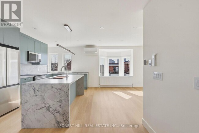 250 Hallam St in Toronto, ON - Building Photo - Building Photo