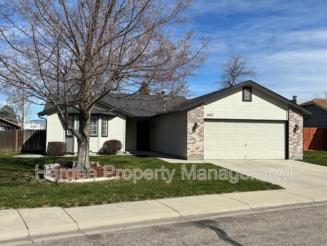 property at 1362 Pineridge Dr E