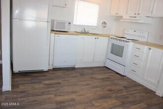 9501 E Broadway Rd in Mesa, AZ - Building Photo - Building Photo