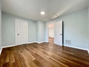 548 Walnut St NE-Unit -#2 in Grand Rapids, MI - Building Photo - Building Photo