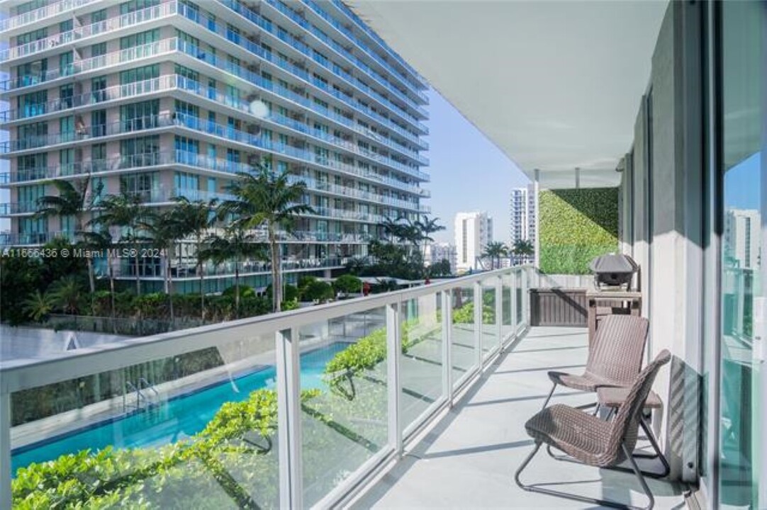 1111 SW 1st Ave, Unit 1019-N in Miami, FL - Foto de edificio