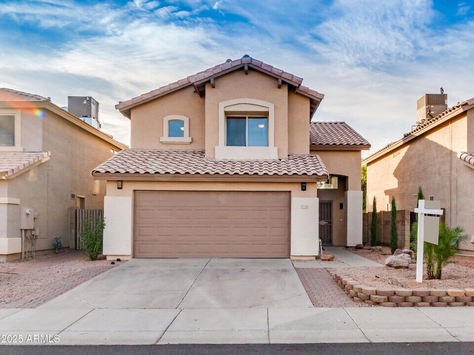 17220 N 40th Pl in Phoenix, AZ - Building Photo