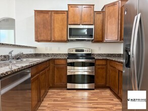 2725 E Mine Creek Rd in Phoenix, AZ - Building Photo - Building Photo