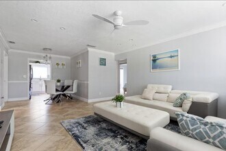 337 Balsam St in Palm Beach Gardens, FL - Building Photo - Building Photo