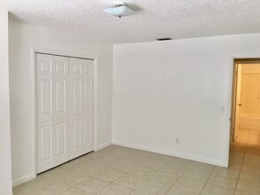 426 E Washington St, Unit 426 in Minneola, FL - Foto de edificio - Building Photo