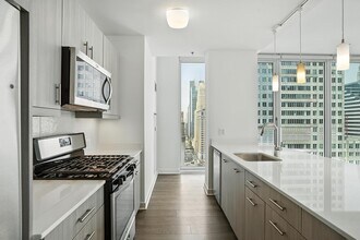 188 W Randolph St in Chicago, IL - Building Photo - Building Photo