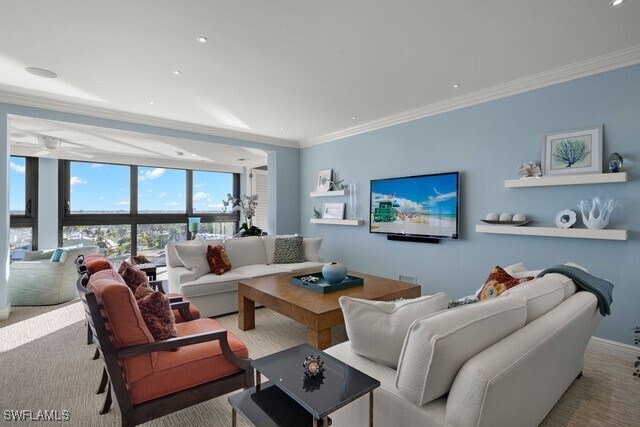 property at 2400 Gulf Shore Blvd N