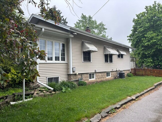 622 E 4th Ave in Naperville, IL - Building Photo - Building Photo