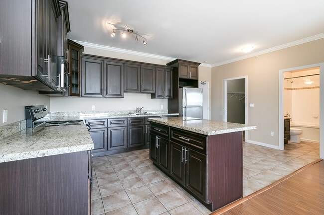 22363 Selkirk Ave in Maple Ridge, BC - Building Photo - Building Photo