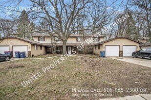 1357 Vineland Ct SE in Grand Rapids, MI - Building Photo
