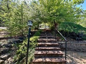 12039 Alta Sierra Dr in Grass Valley, CA - Building Photo - Building Photo