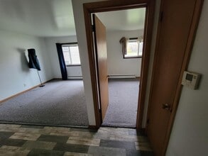 6521 Beloit Rd in West Allis, WI - Building Photo - Building Photo