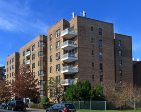 Hampton House Apartments in Brooklyn, NY - Building Photo - Building Photo