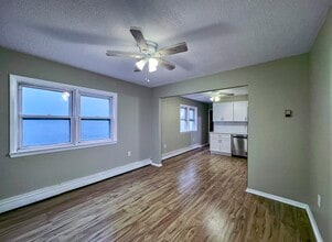 340 Broadway in Bayonne, NJ - Building Photo - Building Photo