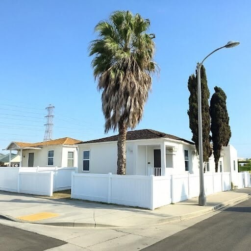 property at 1350 E 94th St