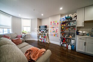 33 Wigglesworth St in Boston, MA - Building Photo