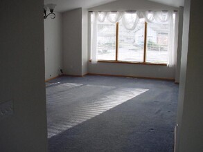 1328 Heritage Hills Ct in Bellingham, WA - Foto de edificio - Building Photo