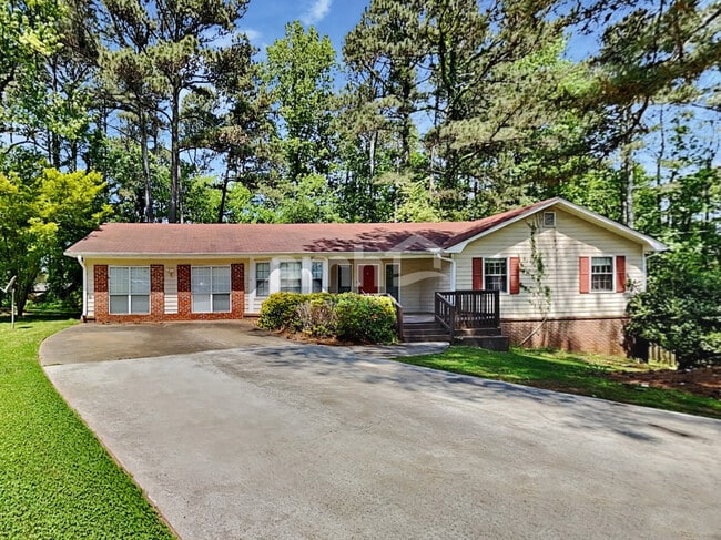 property at 5157 Parkview Ct SW