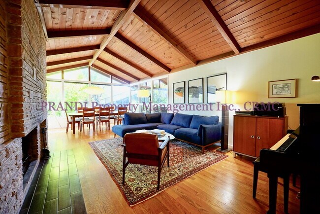 360 Vista Grande in Kentfield, CA - Building Photo - Building Photo