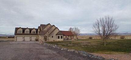 1516-1513 13 Rd in Loma, CO - Building Photo - Building Photo