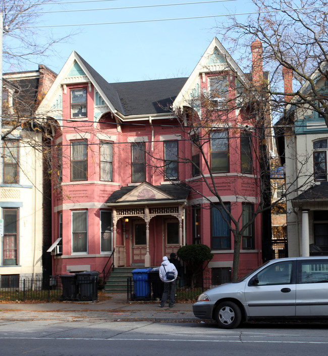 275-277 Sherbourne St in Toronto, ON - Building Photo - Building Photo