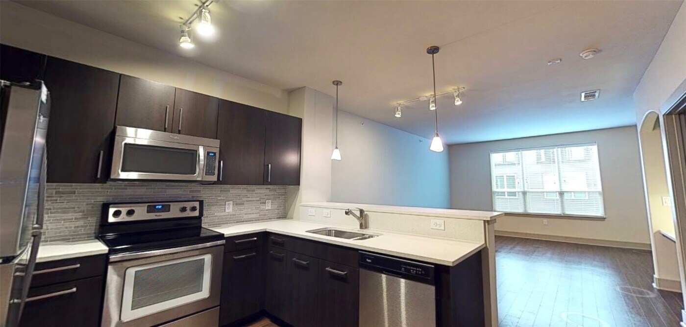 1340 W Gray St in Houston, TX - Building Photo