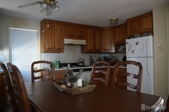 413 Paderewski Ave in Perth Amboy, NJ - Building Photo - Building Photo