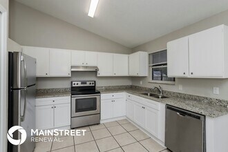 304 Emerson Dr NW in Palm Bay, FL - Building Photo - Building Photo