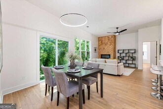 977 Fleetwood Cir SW in Atlanta, GA - Building Photo - Building Photo