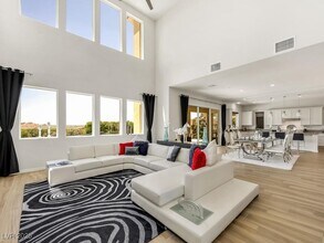 3 Hilltop Crest St in Henderson, NV - Building Photo - Building Photo