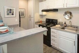 Monte Vista in Lake View Terrace, CA - Building Photo - Building Photo