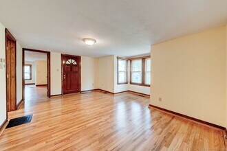 274 Bristol St in Southington, CT - Building Photo - Building Photo