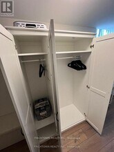 10 Green Manor Cres in Vaughan, ON - Building Photo - Building Photo